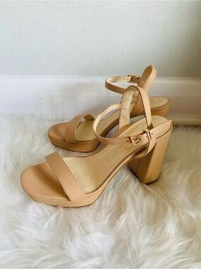 🛍️Jessica Simpson Nude Platform Block Heel Sandal. Never Worn
